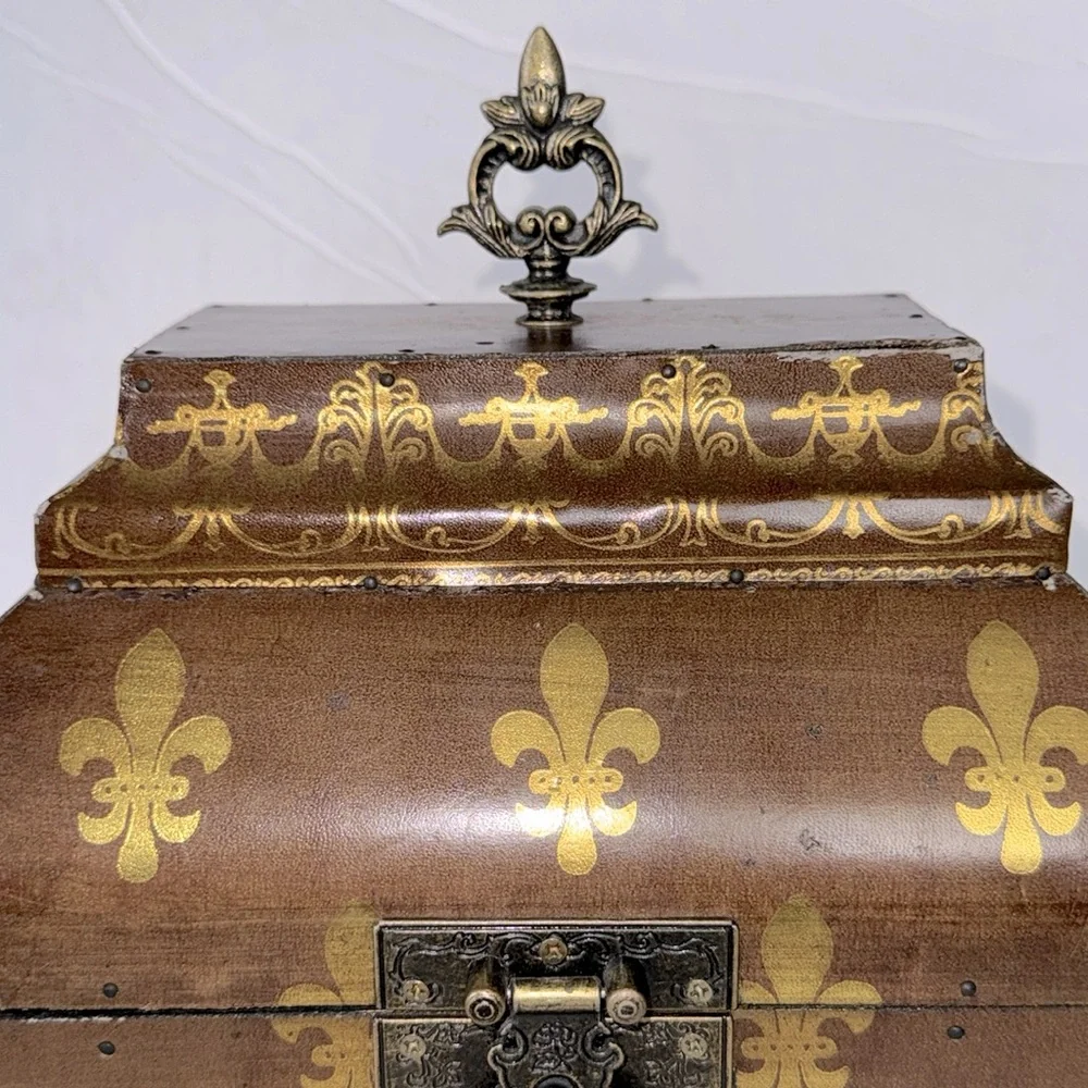 Vintage Fleur De Lis Broach Box Jewelry Casket Storage Box French Louis Rococo